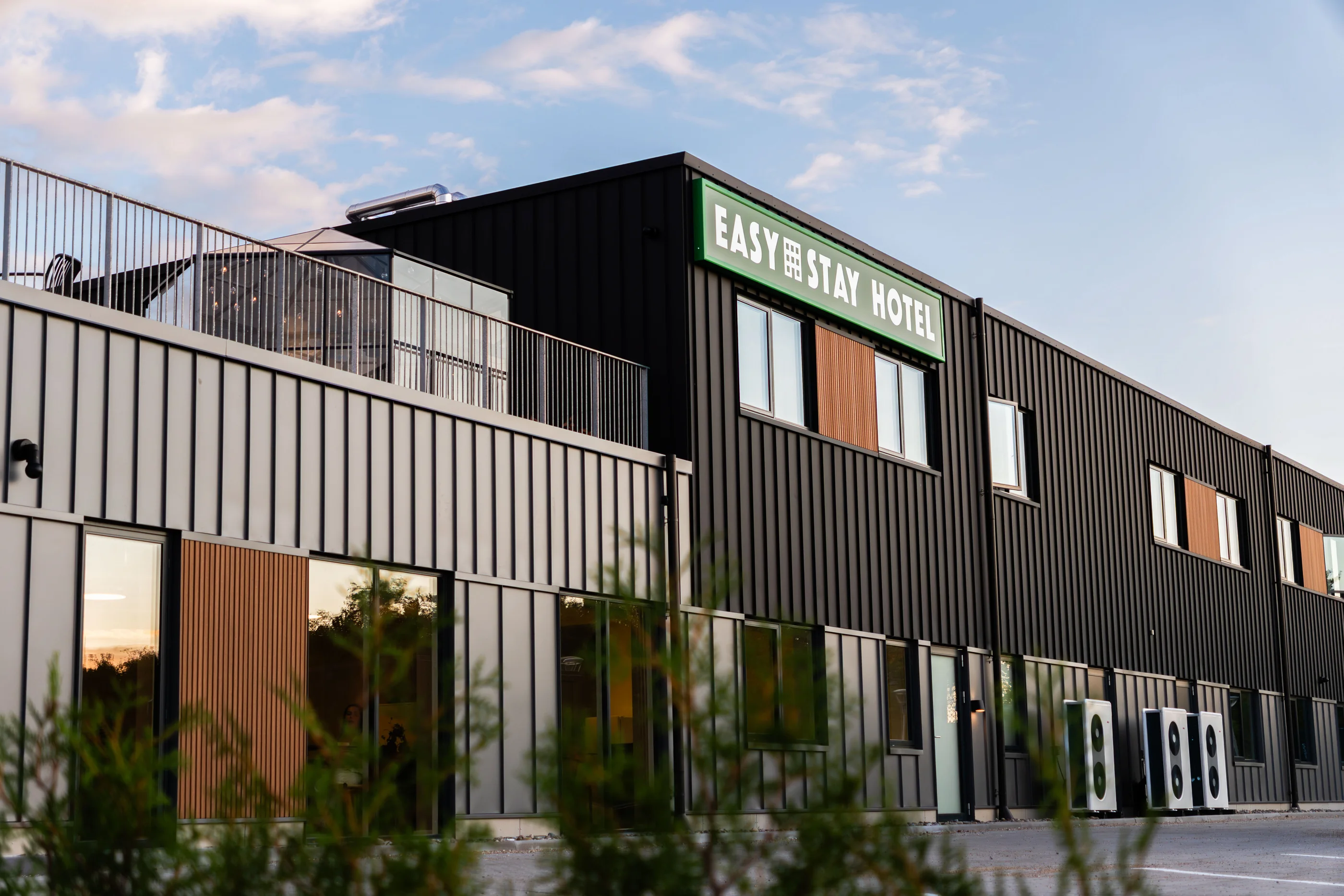Easy Stay Hotel Næstved under blå himmel