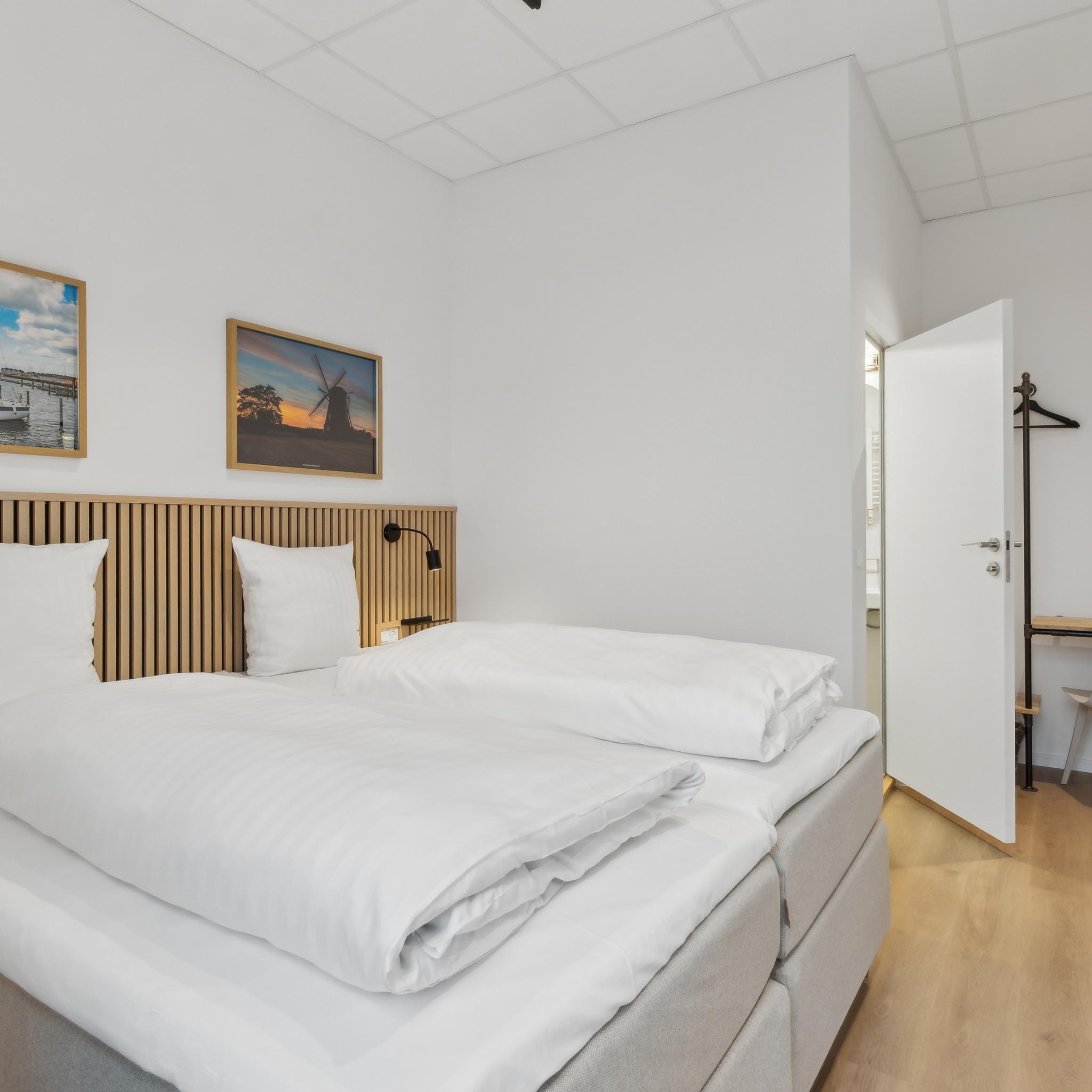 Dobbeltværelse på Easy Stay Hotel i Rønnede – enkel og komfortabel indretning med eget bad.